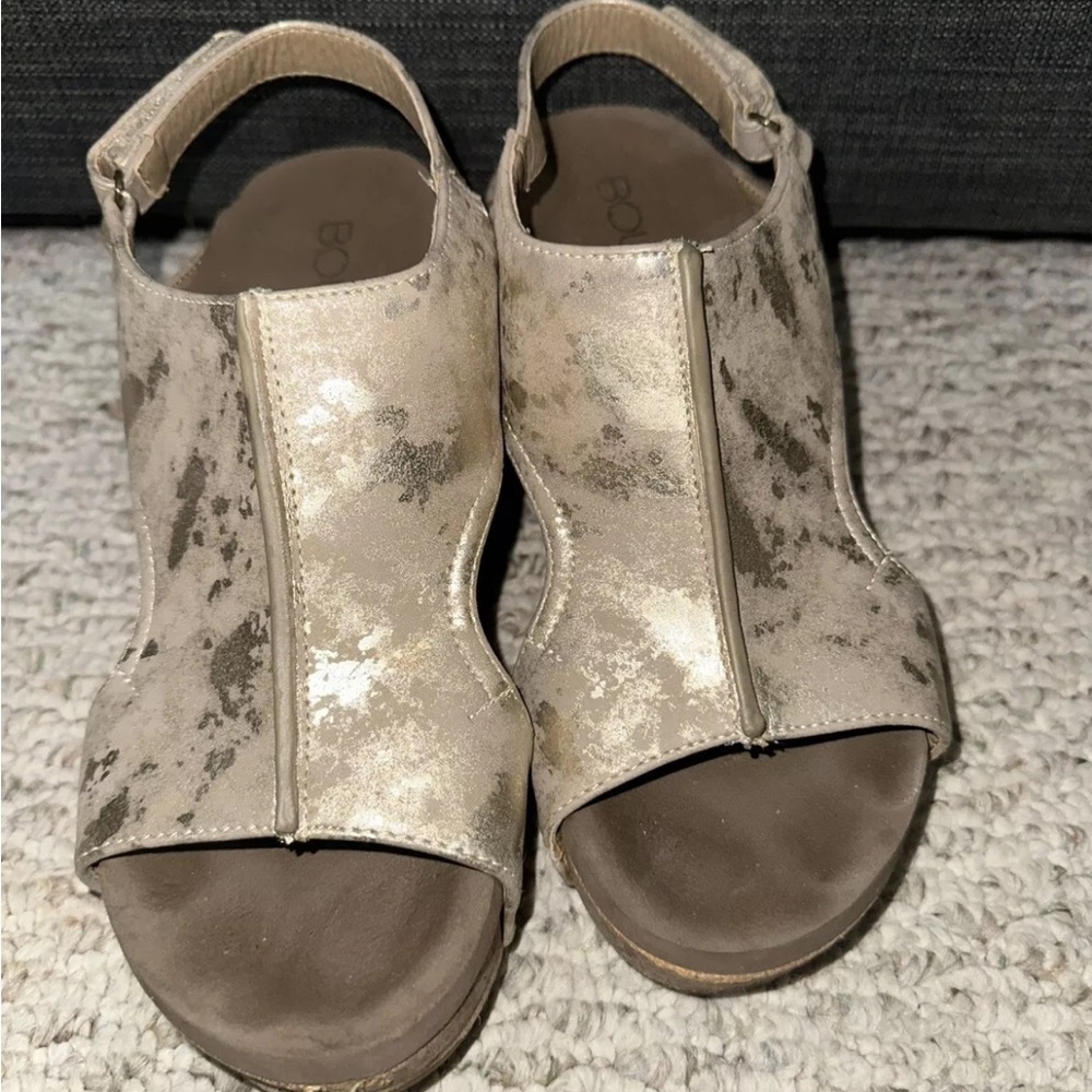 Corky’s Size 7 Metallic Gold Wedge Sandals